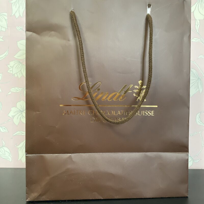 リンツ福袋　2019 完売　Lindt　リンドール　クリエーション　エクセレンス　6点&赤バッグ リンツ福袋2019ネタバレチョコレート内容⁄賞味期限 - ふたり暮らし